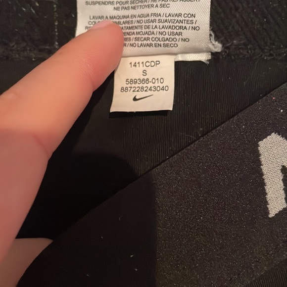 Cropped Nike Dri-Fit Leggings - Picture 2 of 3
